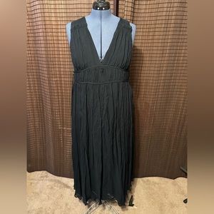 Banana Republic black crinkle midi dress